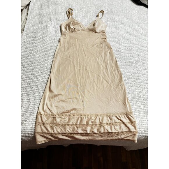Goddard Artemis Vtg Full Slip Size 32 Beige Nylon Lace Trim Lingerie Quiet Lux - Picture 6 of 6